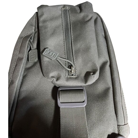 Highland Tactical Barrage MOLLE Shoulder Bag With Multiple Pockets Dark Green - Picture 5 of 12